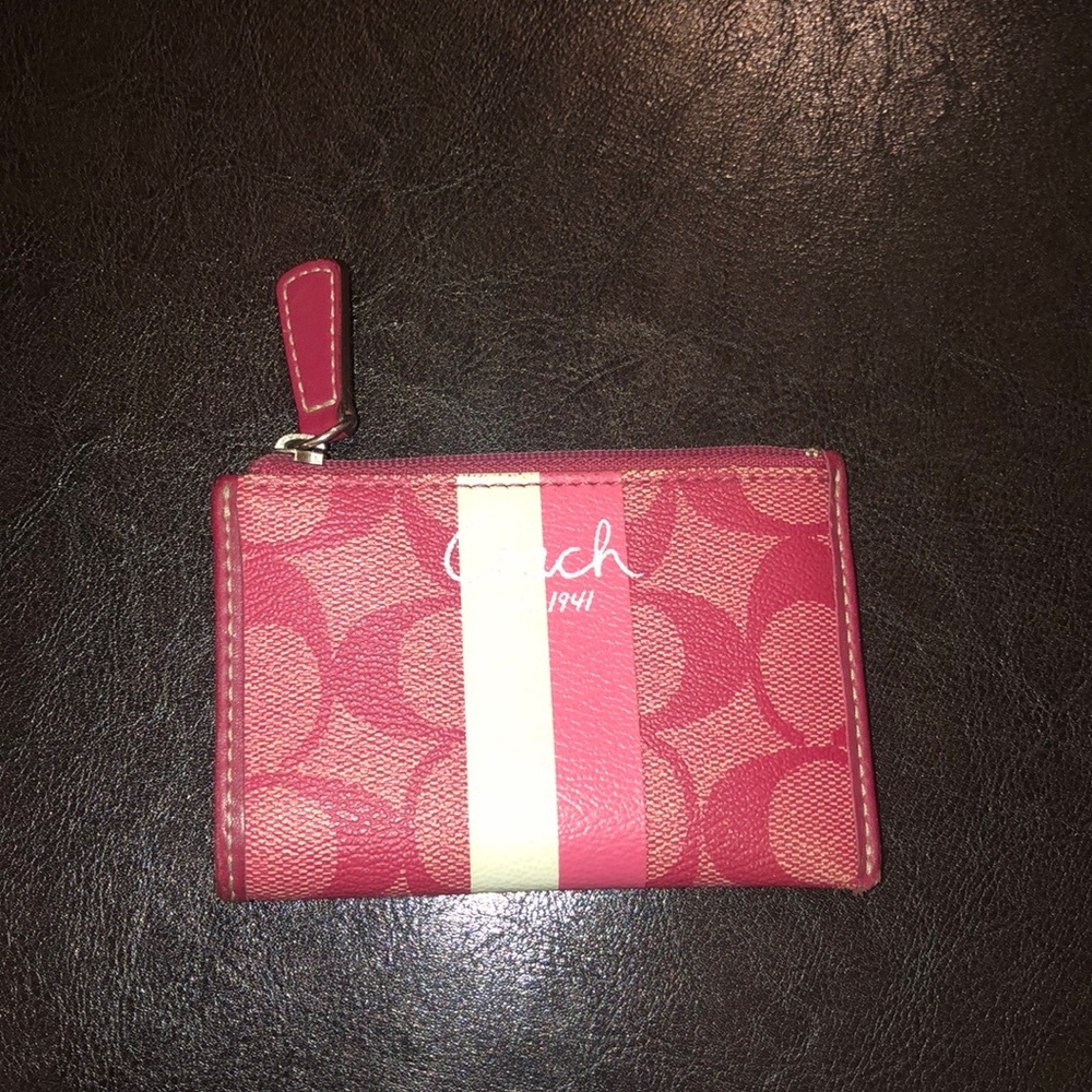 Coach leather coin purse/key fob, card slot